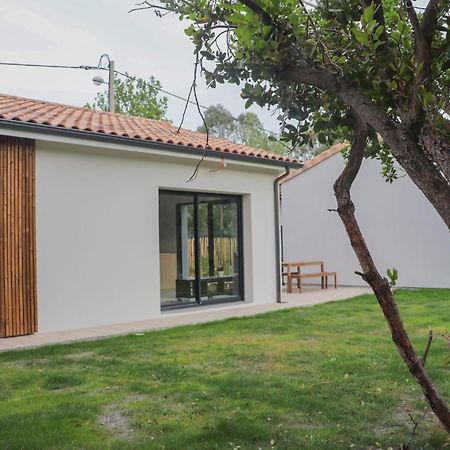 Charmante Maison Neuve Au Lac D'Уртен Екстериор снимка